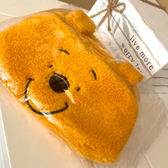 NWT!🍯 Adorable Disney’s Winnie the Pooh Fanny Pack! - Picture 5 of 6
